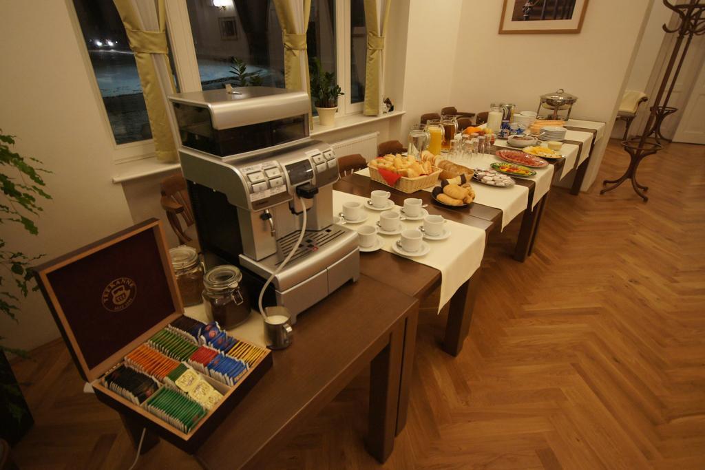 Hotel Pod Zelenym Dubem Bohumín エクステリア 写真