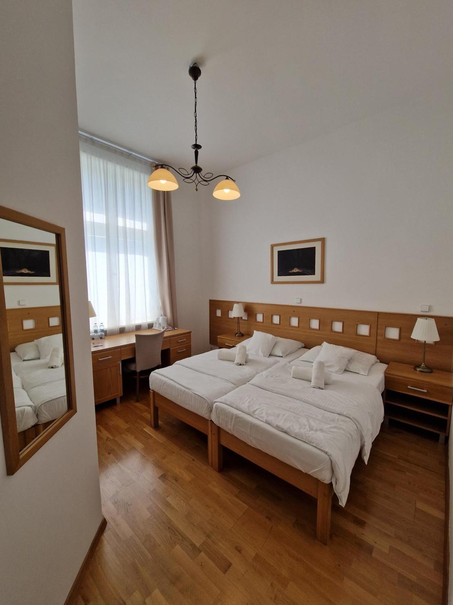 Hotel Pod Zelenym Dubem Bohumín エクステリア 写真