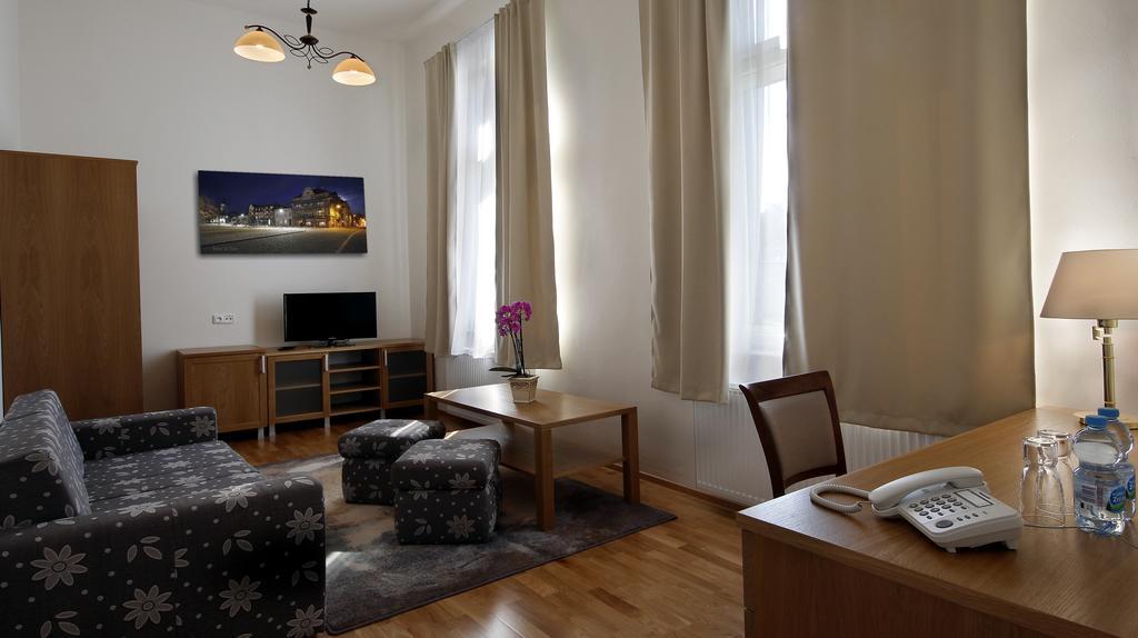 Hotel Pod Zelenym Dubem Bohumín 部屋 写真