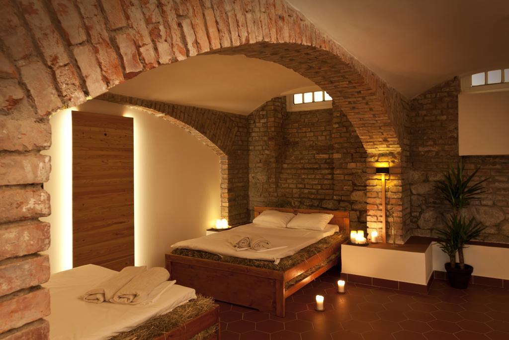 Hotel Pod Zelenym Dubem Bohumín エクステリア 写真